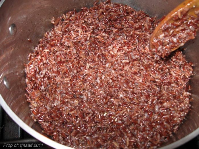 Червоний рис: користь та шкода для жінок, чоловіків і дітей, лікувальні властивості, показання та протипоказання продукту, використання для схуднення, правила приготування