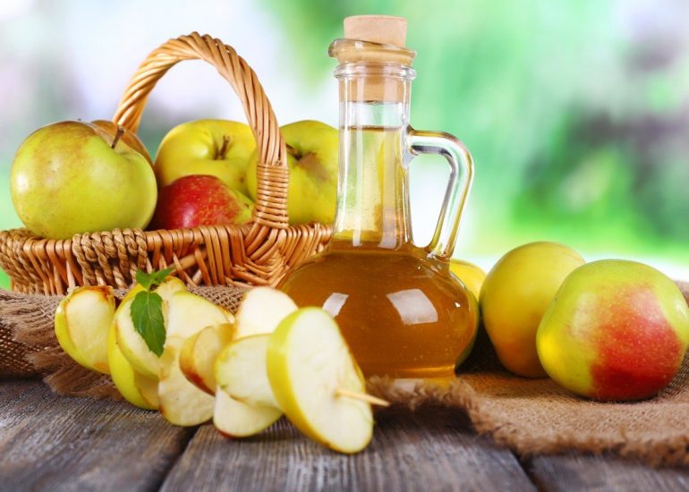Яблочный уксус: польза и вред, лечебные свойства и применение при различных заболеваниях, использование в косметологии и способы приготовления в домашних условиях