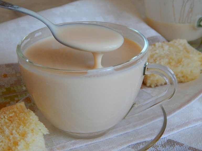 Ряженка: польза и вред, показания и противопоказания, а также какое влияние оказывает на организм детей, женщин и пожилых людей и сколько можно пить в день?