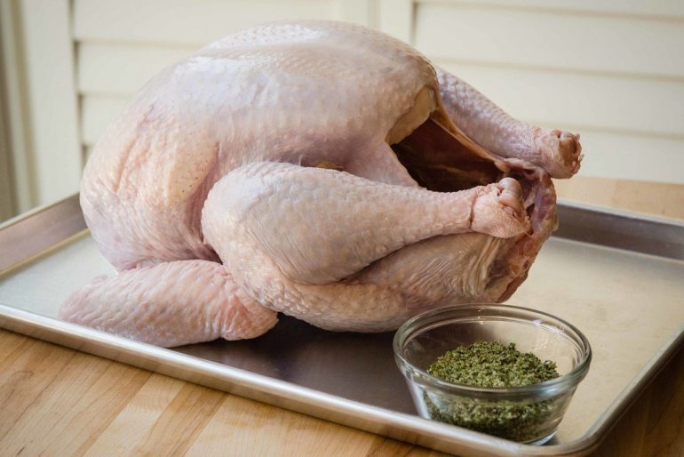 Индейка: пользные свойства для мужчин, женщин, детей и спортсменов, суточная норма, способы приготовления, употрбление мяса при похудении, противопоказания