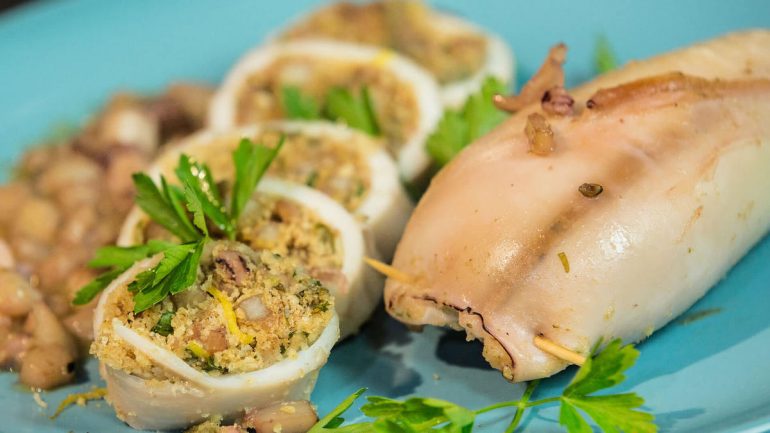 Кальмары: химический состав, польза для женщин и мужчин, а также можно ли детям, кому противопоказан и в каком виде в нем сохраняется больше всего витаминов?