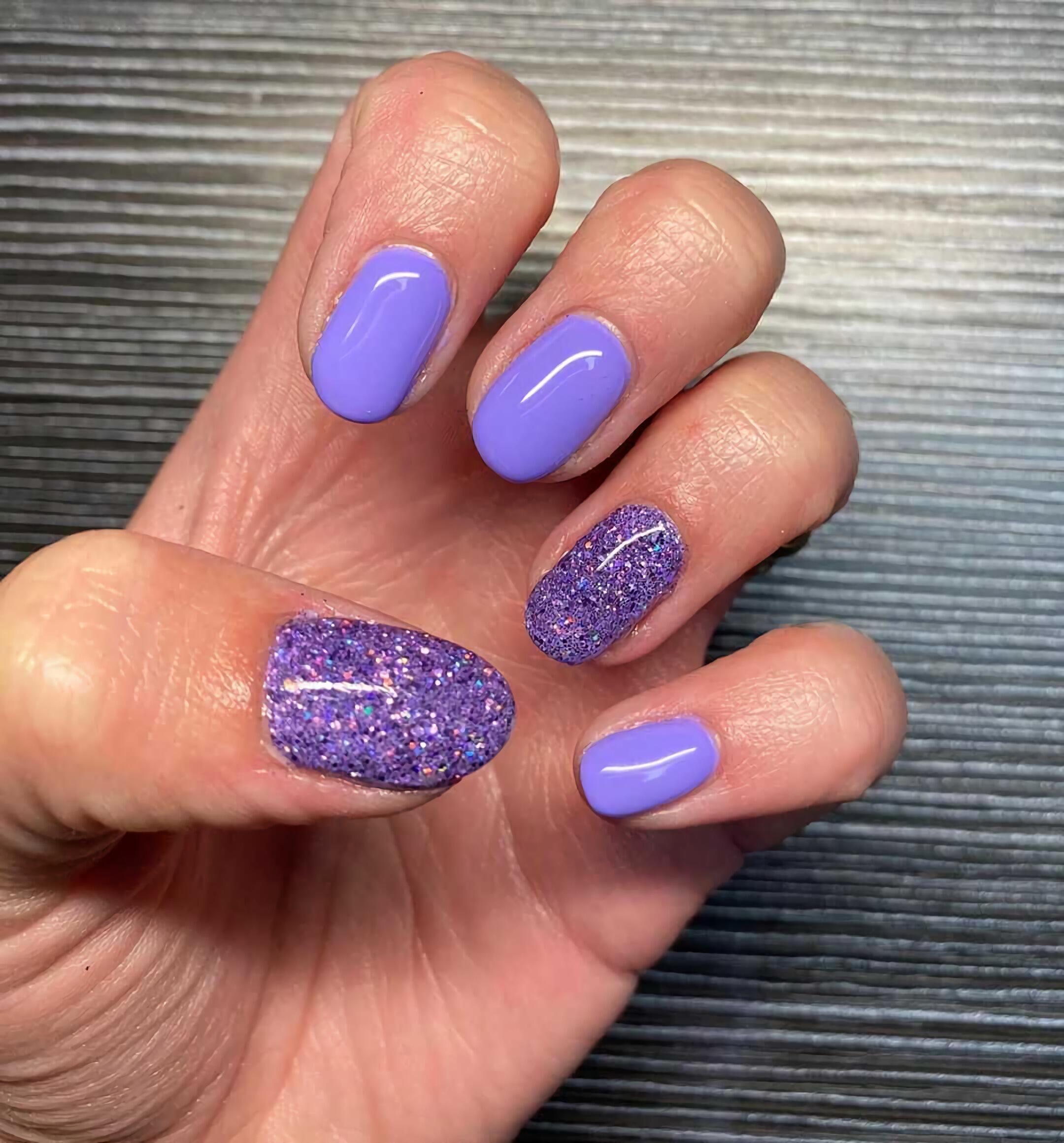 Фиолетвый манікюр на короткі нігті