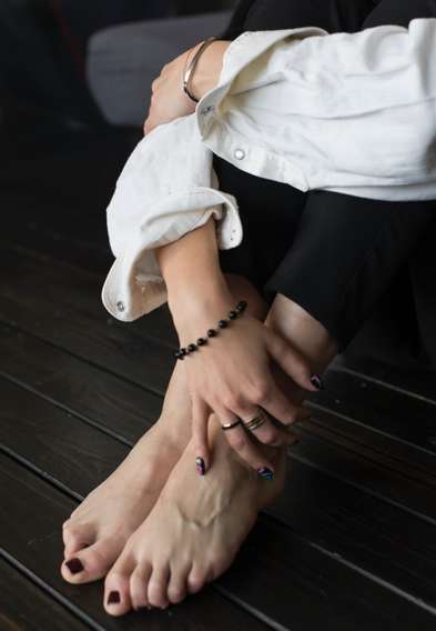 До чого свербить ліва ступня?