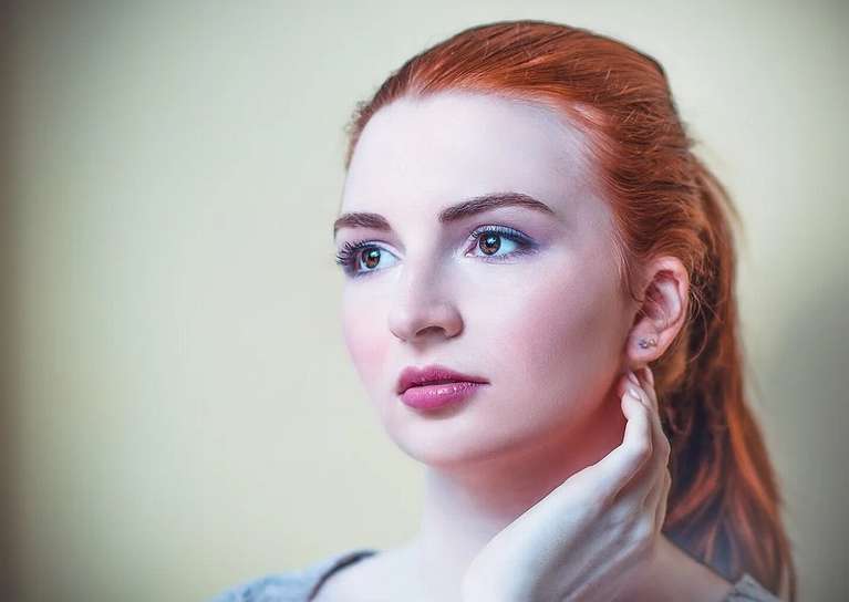 До чого свербить ліве вухо?