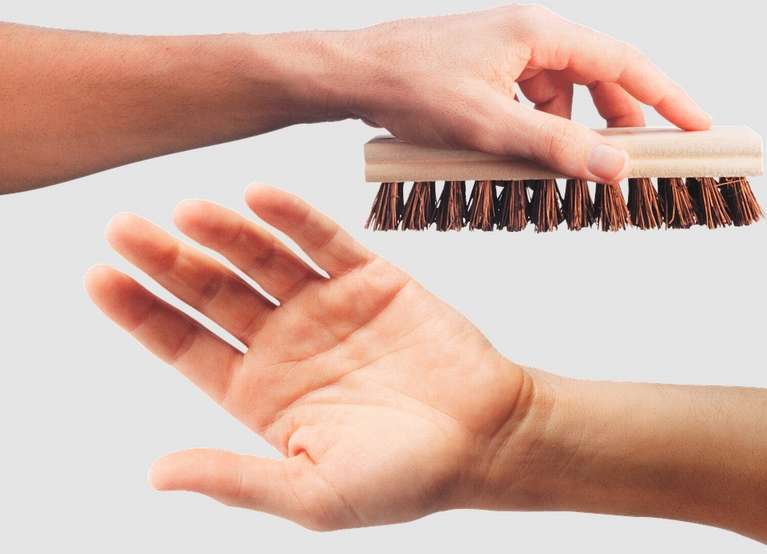 До чого свербить ліве зап'ястя?