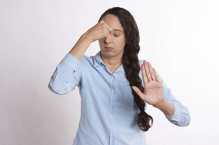 До чого свербить ніс?