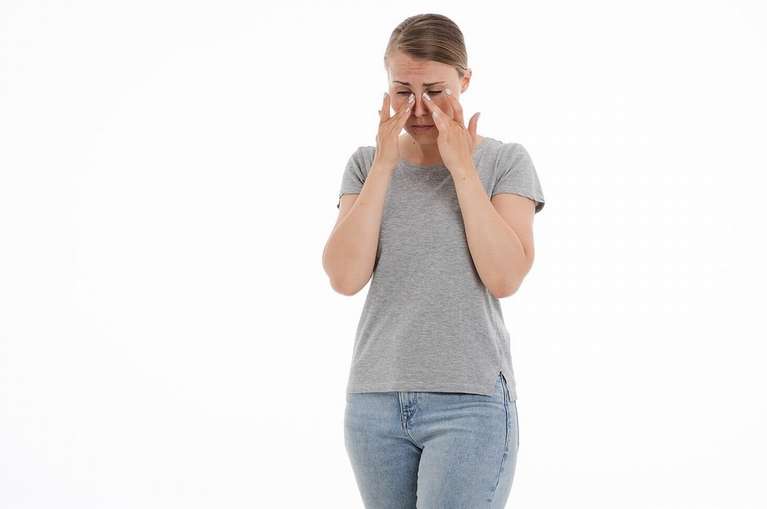 До чого свербить ніс?