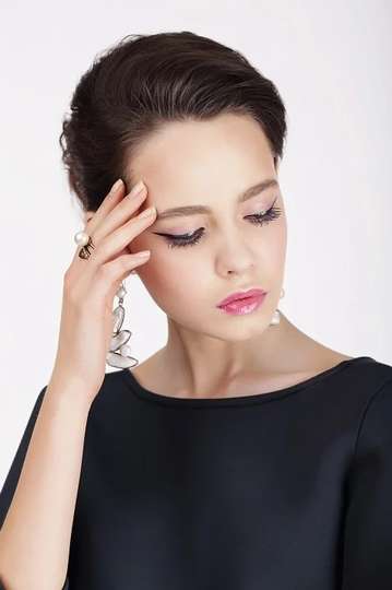 До чого свербить права брова?