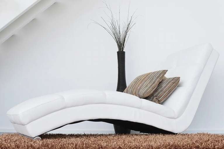 Чому не можна спати на двох подушках одній людині?