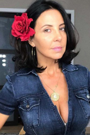 20 найкращих ідей коротких стрижок для жінок старших за 40 років