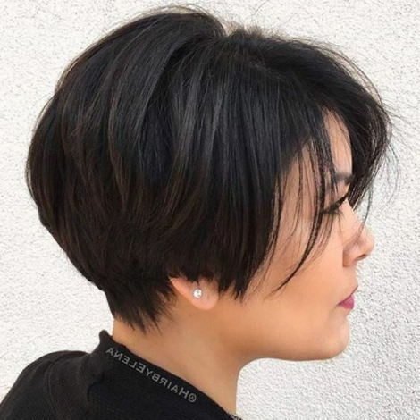 Багатошарові стрижки для жінок, яким за 40 років: стильні ідеї