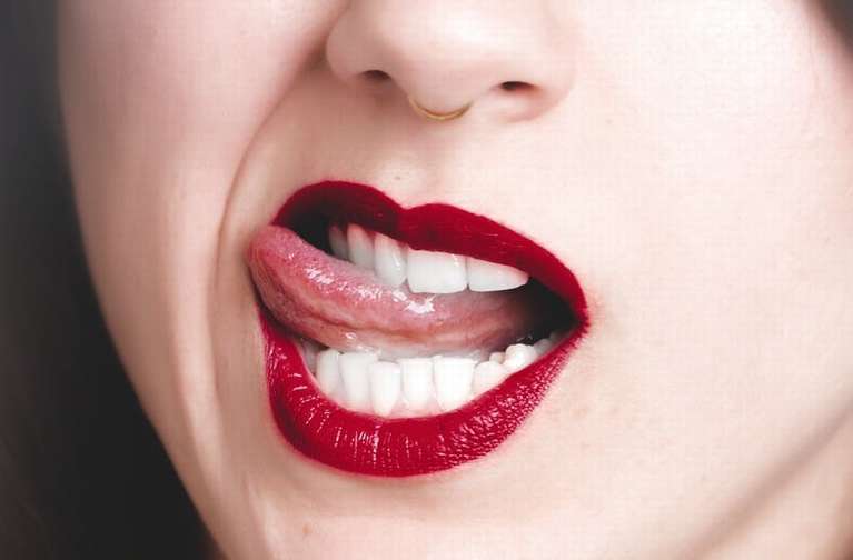 До чого свербить язик?