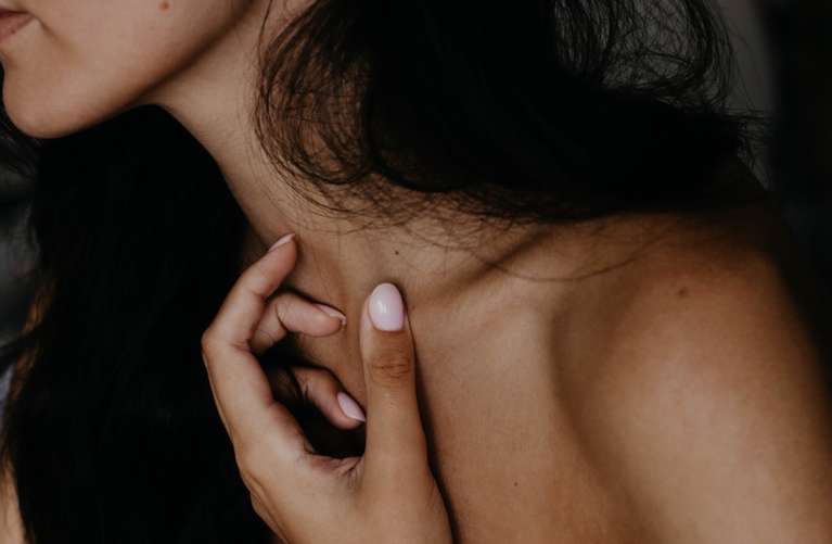 До чого свербить шия?