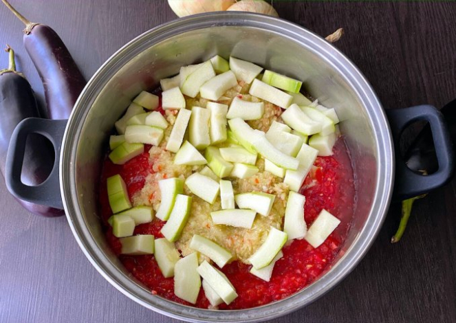 Мій улюблений салат з баклажанами і кабачками в томаті на зиму. ГОТУЮ ЩОРОКУ!