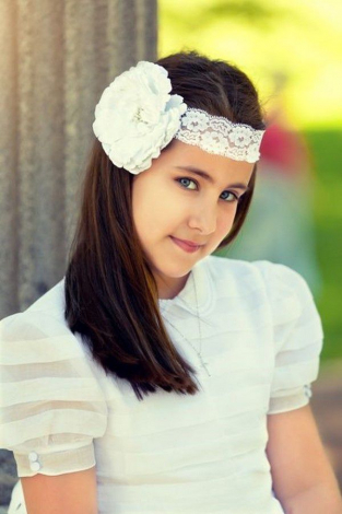 Найкращі зачіски юним модницям на випускний, весіллля та інші урочистості