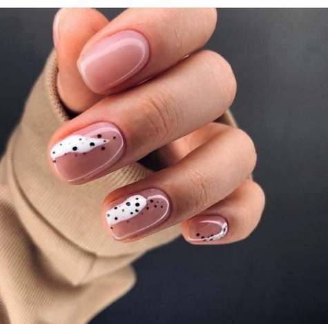 Свіжа добірка ідей красивого манікюру на короткі нігті