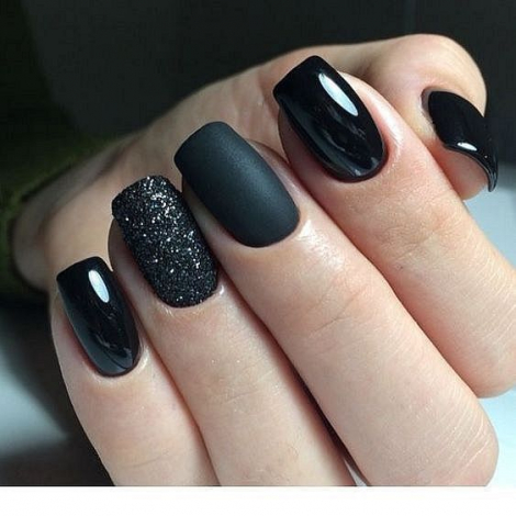 Свіжа добірка ідей красивого манікюру на короткі нігті