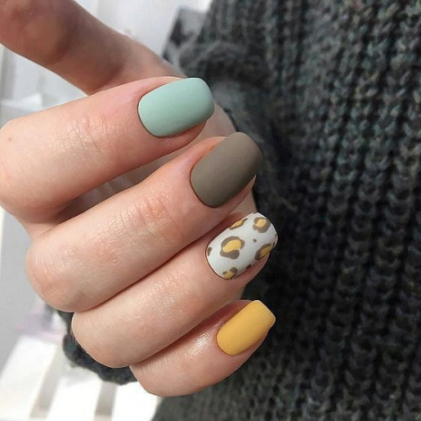 Свіжа добірка ідей красивого манікюру на короткі нігті