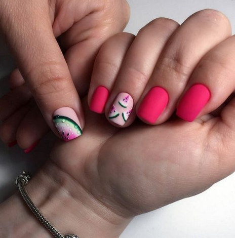 Свіжа добірка ідей красивого манікюру на короткі нігті