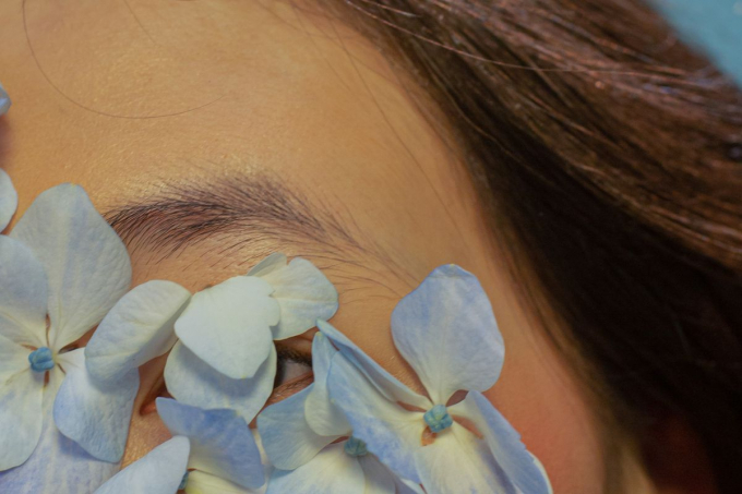 Домашні засоби догляду за повіками очей