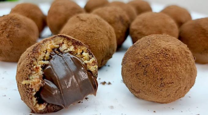 Дуже смачні домашні цукерки за 10 хвилин. Все змішали і готово!