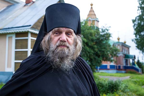 До чого сниться, якщо уві сні приснився батюшка?