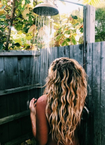 На швидку руку: як приховати жирне волосся за допомогою зачіски