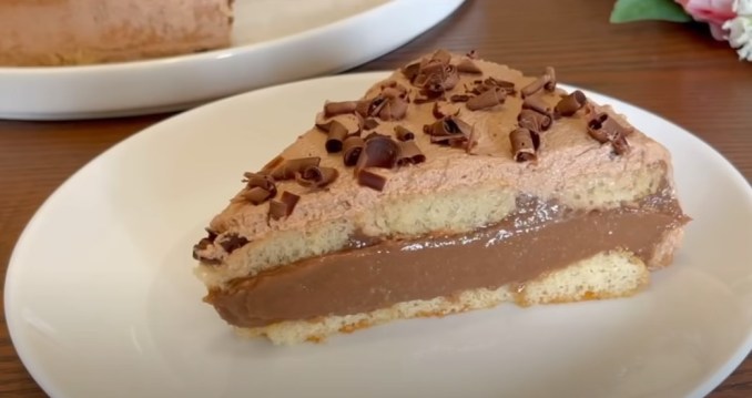 Простий пиріг без духовки. Готується за 15 хвилин, просто тане в роті