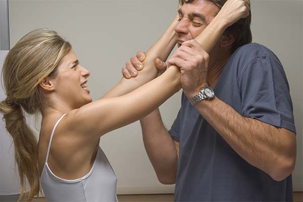 Сонник битися з дружиною: до чого сниться і що означає сон?