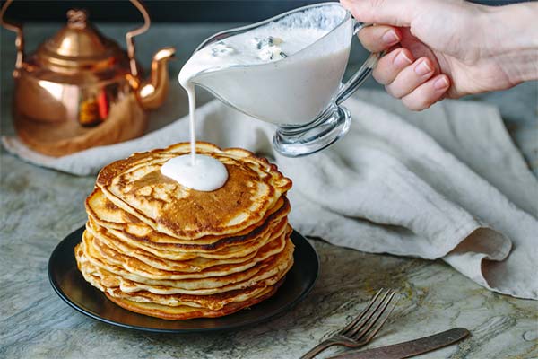 До чого сниться їсти млинці зі сметаною - 9 тлумачень з різних сонників