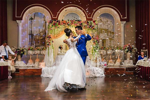 До чого сниться танцювати вальс - 55 тлумачень з різних сонників