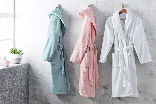 До чого сниться жіночий або чоловічий халат - 50 тлумачень з різних сонників