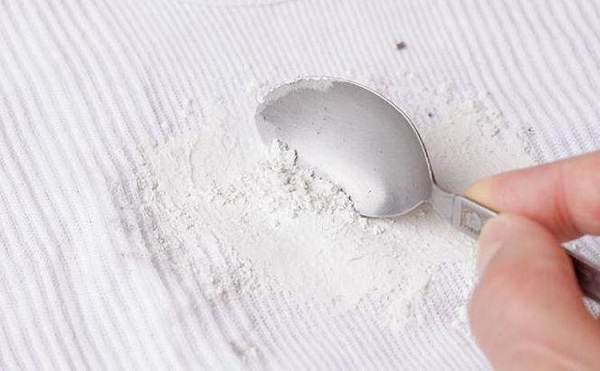 Як прибрати цвіль з одягу? Позбавляємося від цвілі за 10 хвилин.