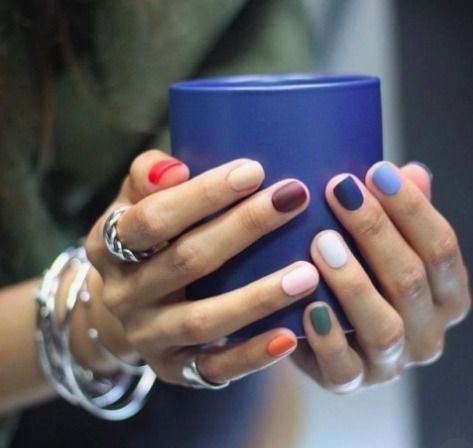 Модний осінній манікюр — фото, тенденції