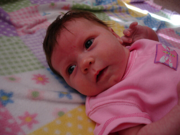 Розміри одягу для новонароджених: по місяцях, таблиця по зростанню і віку, як визначити розмір