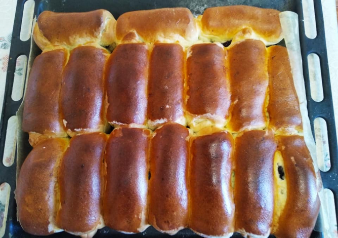 Дуже пухкі булочки з маком, сиром та шоколадом. Не відірватися!