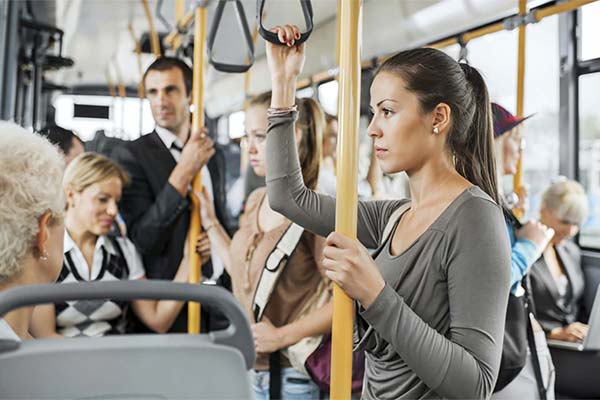 До чого сниться їхати автобусом з людьми — 30 тлумачень із різних сонників