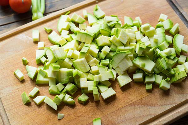 До чого сниться різати кабачки жінці чи чоловікові — 13 тлумачень із різних сонників.