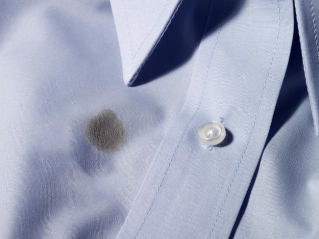 Як видалити жирні плями з одягу? Виводимо жир із будь-якої тканини!