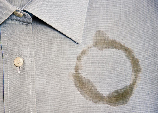 Як видалити жирні плями з одягу? Виводимо жир із будь-якої тканини!