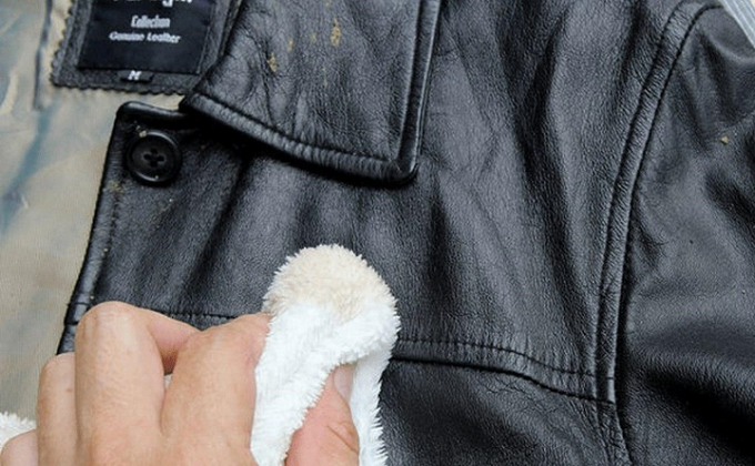 як вивести жирну пляму з куртки