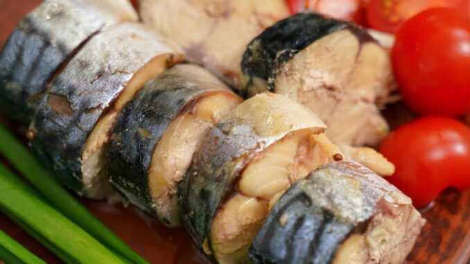 Неймовірна СКУМБРІЯ! Риба ТАНЕ в роті, навіть кісточки! Простий рецепт скумбрії як консерви