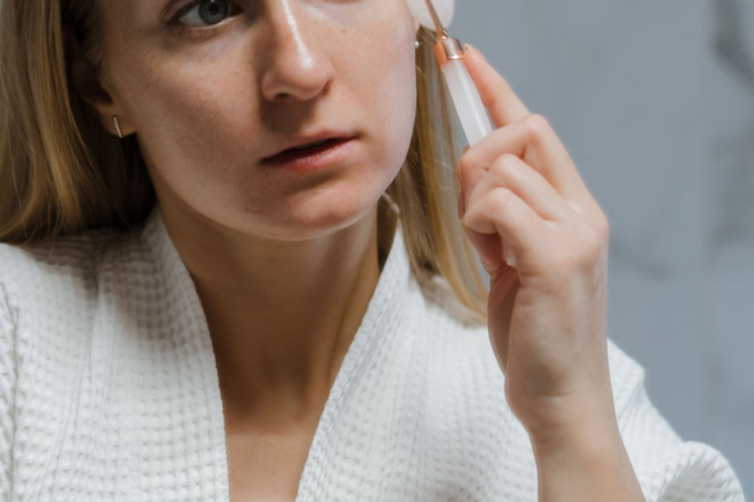 Новий спосіб нанесення тонального крему, що завірусився в TikTok