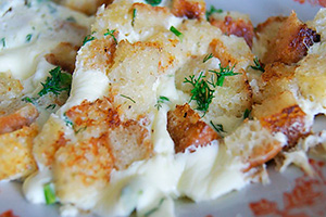 Яєчня по-французьки: з хлібом, сиром, помідорами і в тості