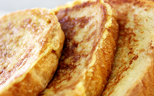 Грінки з яйцем і молоком: рецепт лицарів