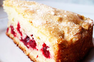 Шарлотка з вишнею – смачні рецепти