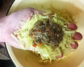 Кращі рецепти з картоплі. Картопляні зрази з фаршем