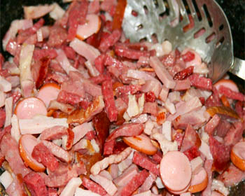 Солянка м’ясна збірна класична. Покроковий рецепт з фото.