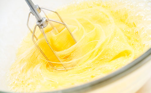 Класична шарлотка з яблуками – секрети приготування