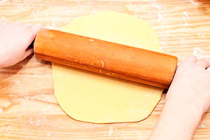 Заварне тісто для пельменів: рецепти з додаванням яєць і пісні